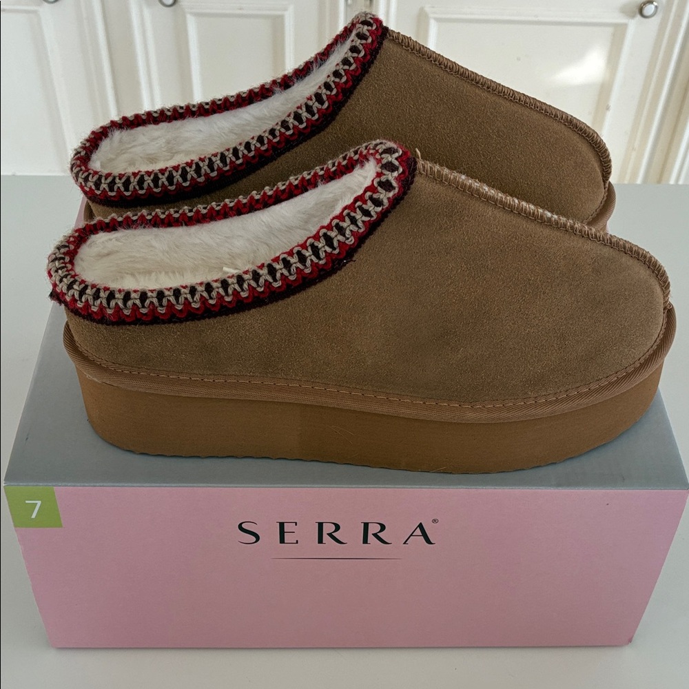 Ladies Genuine Suede Platform Clogs